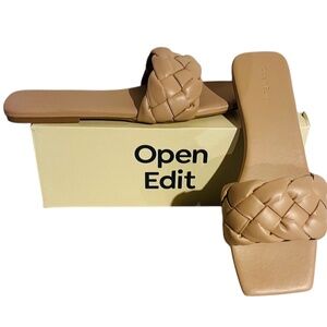 Open Edit LUCCA SLIDE SANDAL IN BEIGE Size 10